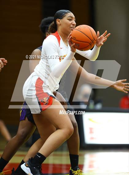 Thumbnail 1 in Lynwood vs. Etiwanda photogallery.