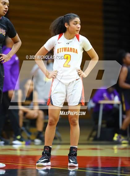 Thumbnail 2 in Lynwood vs. Etiwanda photogallery.