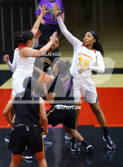 Thumbnail 1 in Lynwood vs. Etiwanda photogallery.