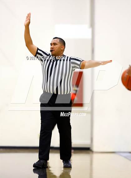 Thumbnail 2 in Lynwood vs. Etiwanda photogallery.