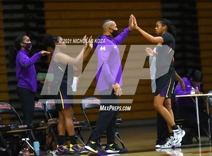 Thumbnail 2 in Lynwood vs. Etiwanda photogallery.