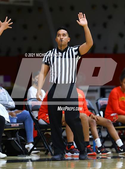 Thumbnail 3 in Lynwood vs. Etiwanda photogallery.