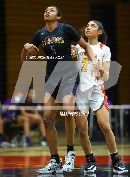 Thumbnail 2 in Lynwood vs. Etiwanda photogallery.