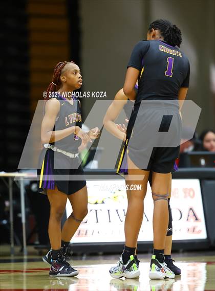 Thumbnail 1 in Lynwood vs. Etiwanda photogallery.