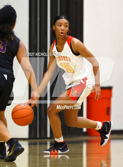 Thumbnail 1 in Lynwood vs. Etiwanda photogallery.