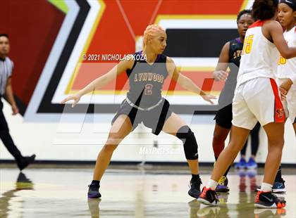 Thumbnail 3 in Lynwood vs. Etiwanda photogallery.