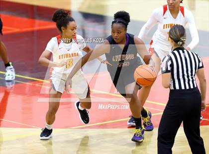 Thumbnail 1 in Lynwood vs. Etiwanda photogallery.