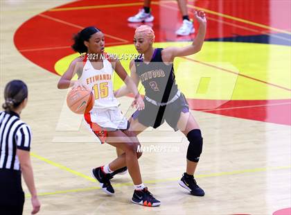 Thumbnail 3 in Lynwood vs. Etiwanda photogallery.
