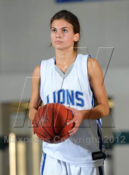 Thumbnail 3 in Dana Hills vs. Cathedral City (MaxPreps Holiday Classic) photogallery.