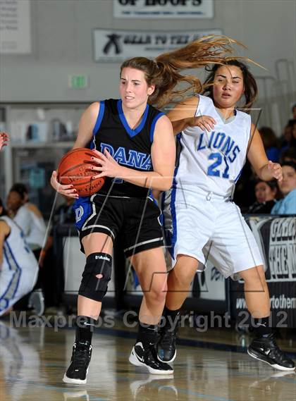 Thumbnail 2 in Dana Hills vs. Cathedral City (MaxPreps Holiday Classic) photogallery.