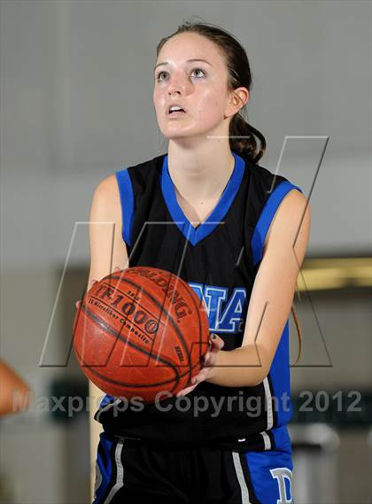 Thumbnail 2 in Dana Hills vs. Cathedral City (MaxPreps Holiday Classic) photogallery.