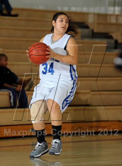 Thumbnail 2 in Dana Hills vs. Cathedral City (MaxPreps Holiday Classic) photogallery.