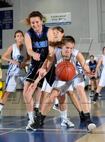 Thumbnail 2 in Dana Hills vs. Cathedral City (MaxPreps Holiday Classic) photogallery.