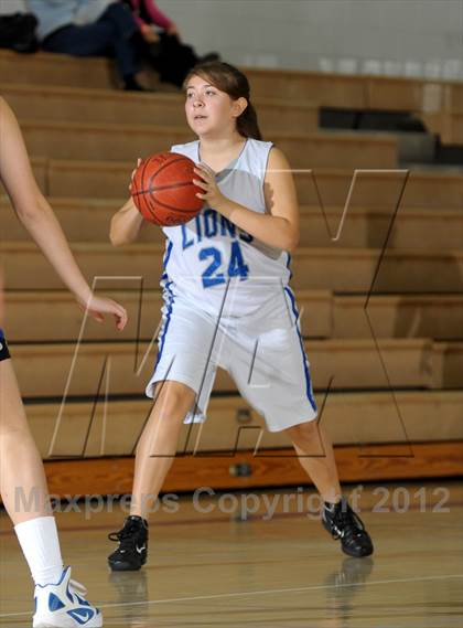 Thumbnail 2 in Dana Hills vs. Cathedral City (MaxPreps Holiday Classic) photogallery.