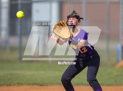 Thumbnail 3 in Cedartown vs Hampton (GHSA 4A Round 1 Playoff) photogallery.