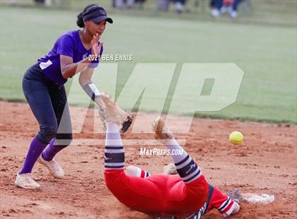 Thumbnail 1 in Cedartown vs Hampton (GHSA 4A Round 1 Playoff) photogallery.