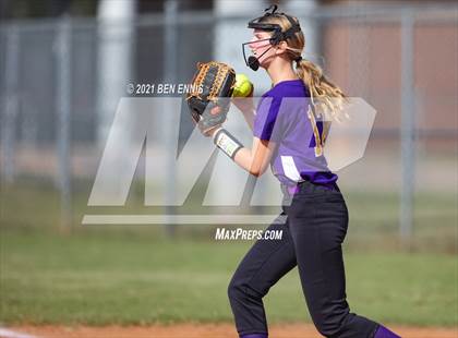 Thumbnail 1 in Cedartown vs Hampton (GHSA 4A Round 1 Playoff) photogallery.