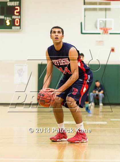 Thumbnail 1 in Jefferson vs Mountain View (Joe Cascio Holiday Classic) photogallery.