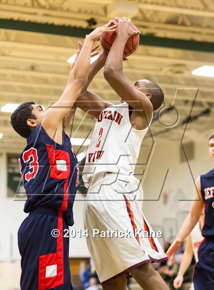 Thumbnail 2 in Jefferson vs Mountain View (Joe Cascio Holiday Classic) photogallery.