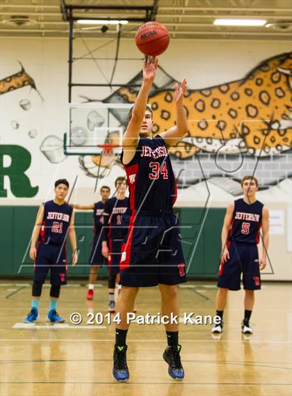 Thumbnail 2 in Jefferson vs Mountain View (Joe Cascio Holiday Classic) photogallery.