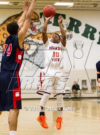 Thumbnail 1 in Jefferson vs Mountain View (Joe Cascio Holiday Classic) photogallery.