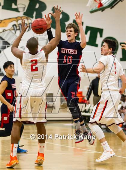 Thumbnail 2 in Jefferson vs Mountain View (Joe Cascio Holiday Classic) photogallery.