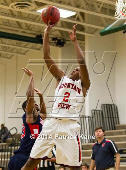 Thumbnail 3 in Jefferson vs Mountain View (Joe Cascio Holiday Classic) photogallery.