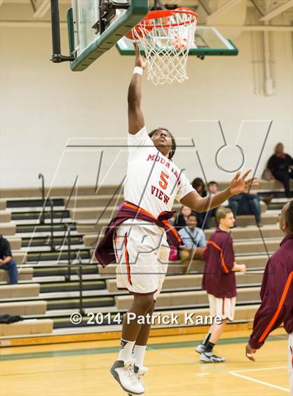 Thumbnail 1 in Jefferson vs Mountain View (Joe Cascio Holiday Classic) photogallery.