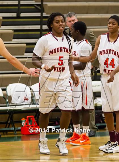 Thumbnail 3 in Jefferson vs Mountain View (Joe Cascio Holiday Classic) photogallery.