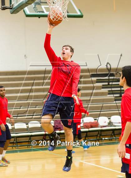 Thumbnail 3 in Jefferson vs Mountain View (Joe Cascio Holiday Classic) photogallery.
