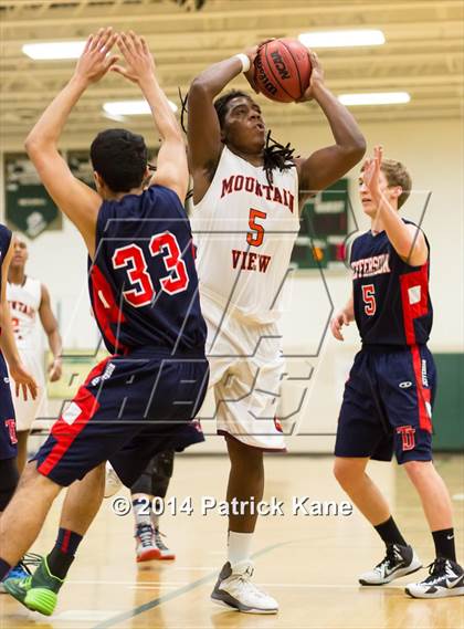 Thumbnail 3 in Jefferson vs Mountain View (Joe Cascio Holiday Classic) photogallery.