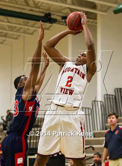 Thumbnail 2 in Jefferson vs Mountain View (Joe Cascio Holiday Classic) photogallery.