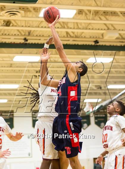 Thumbnail 1 in Jefferson vs Mountain View (Joe Cascio Holiday Classic) photogallery.