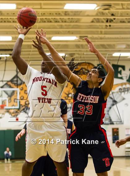 Thumbnail 1 in Jefferson vs Mountain View (Joe Cascio Holiday Classic) photogallery.