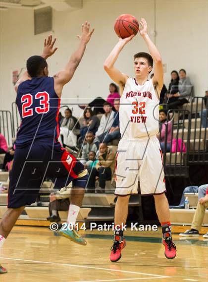 Thumbnail 1 in Jefferson vs Mountain View (Joe Cascio Holiday Classic) photogallery.