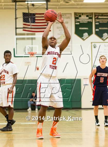 Thumbnail 2 in Jefferson vs Mountain View (Joe Cascio Holiday Classic) photogallery.