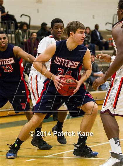Thumbnail 3 in Jefferson vs Mountain View (Joe Cascio Holiday Classic) photogallery.
