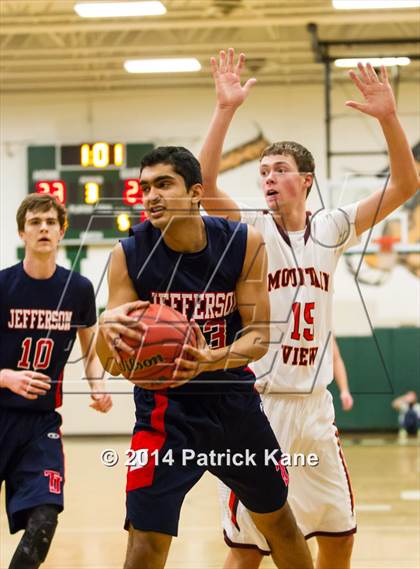 Thumbnail 3 in Jefferson vs Mountain View (Joe Cascio Holiday Classic) photogallery.