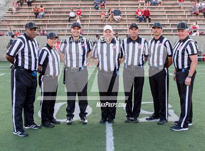 Thumbnail 1 in Mater Dei vs. Bishop Amat photogallery.