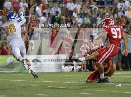 Thumbnail 1 in Mater Dei vs. Bishop Amat photogallery.