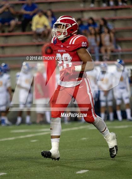Thumbnail 2 in Mater Dei vs. Bishop Amat photogallery.