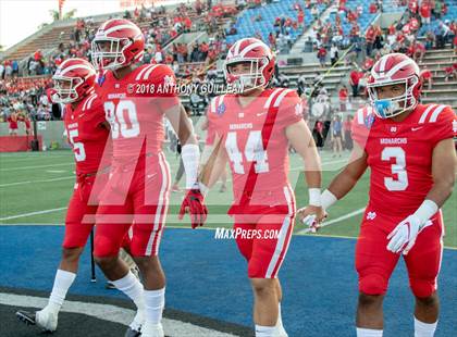 Thumbnail 3 in Mater Dei vs. Bishop Amat photogallery.