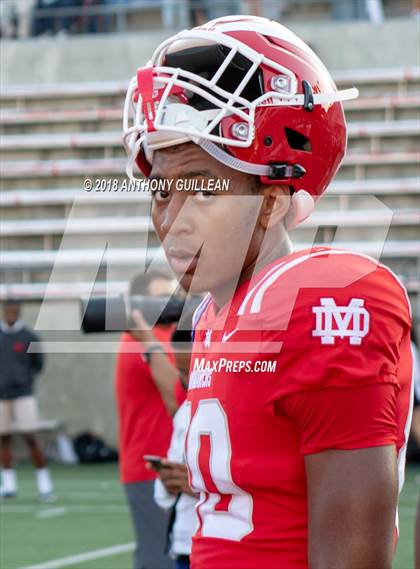 Thumbnail 3 in Mater Dei vs. Bishop Amat photogallery.