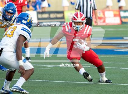 Thumbnail 2 in Mater Dei vs. Bishop Amat photogallery.