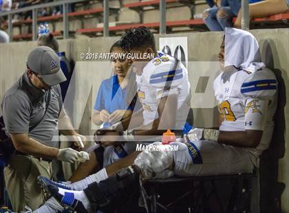 Thumbnail 3 in Mater Dei vs. Bishop Amat photogallery.