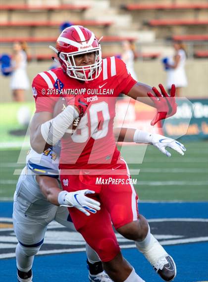 Thumbnail 1 in Mater Dei vs. Bishop Amat photogallery.
