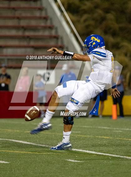 Thumbnail 1 in Mater Dei vs. Bishop Amat photogallery.