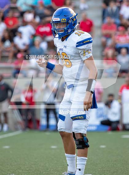 Thumbnail 2 in Mater Dei vs. Bishop Amat photogallery.