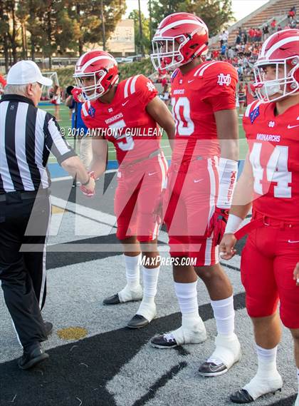 Thumbnail 2 in Mater Dei vs. Bishop Amat photogallery.