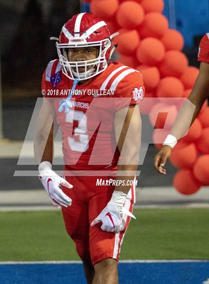 Thumbnail 2 in Mater Dei vs. Bishop Amat photogallery.